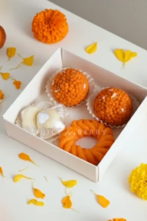 Diceandberry Assorted Sweet Combo Scented Soy Wax Candles - 2 Laddoos, 2 Kaju Katli, Imarti (Jangri) Sweet Desserts Celebration Candles