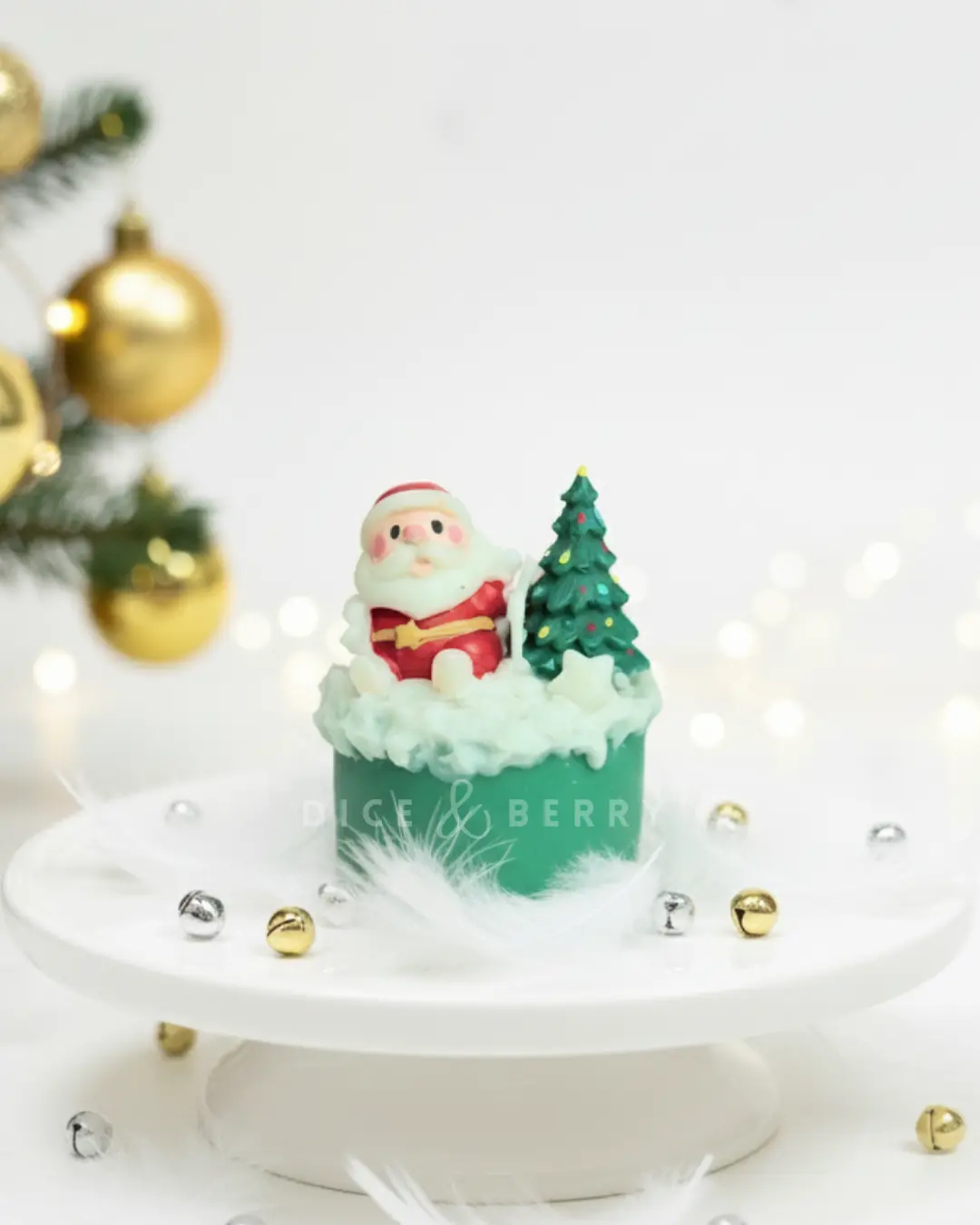 DiceandBerry Cute Santa Claus with Christmas Tree - Gifts for X mas, Christmas gift, Scented, Soy wax, Gifting, Birthday Gift, Decorative Candle, Gifts for him and her, handmade gift